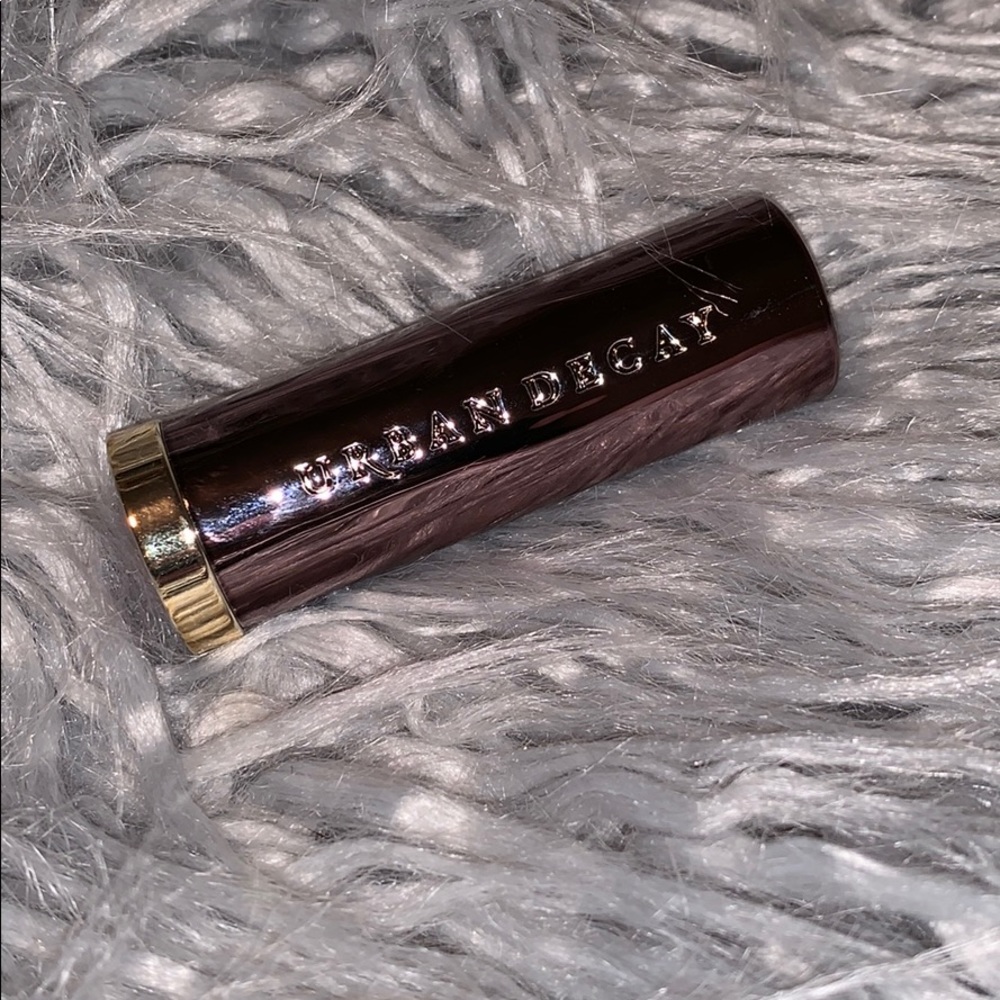 Brand new “Zealot” urban decay lipstick